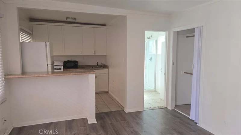 422 Bond 2