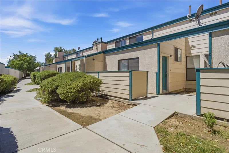 44550 15th Street E 8