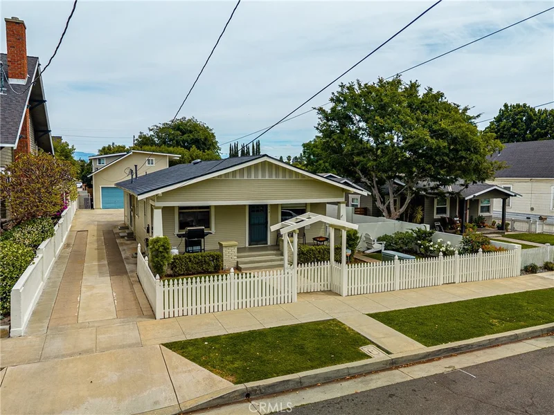 359 N Harwood