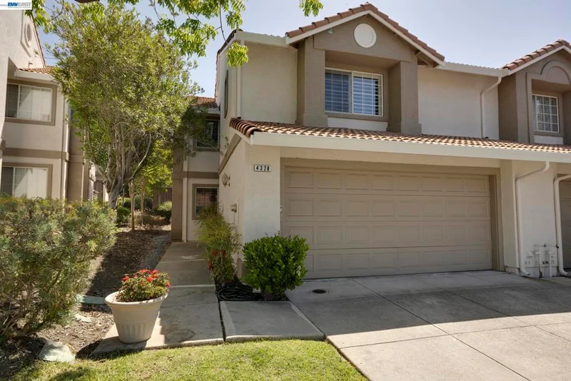 4328 Conejo Dr