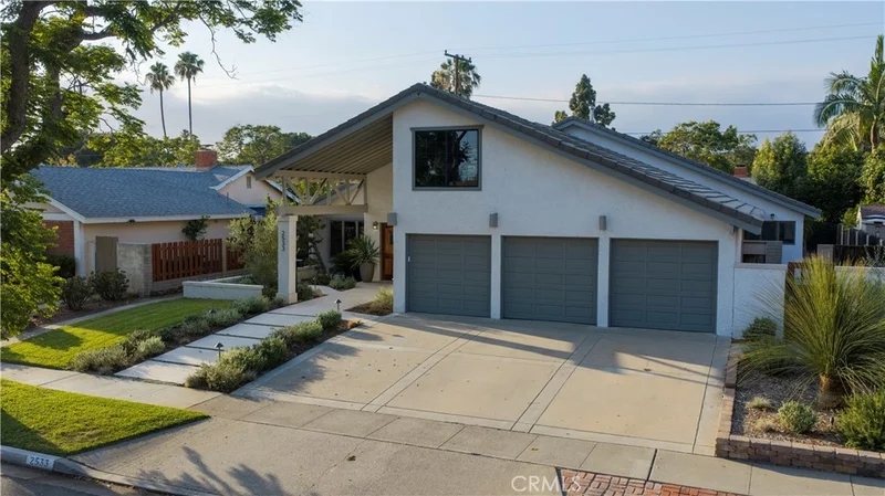 2533 E Tennyson, Anaheim, CA 92806