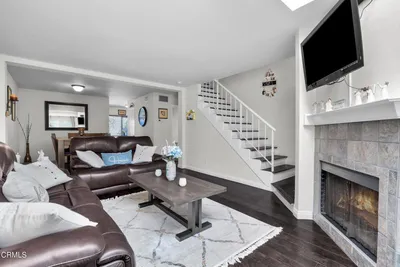 19431 Sherman Way 6, Reseda, CA 91335