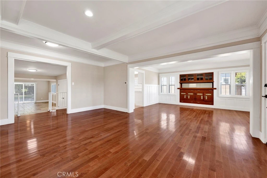 Interior 4