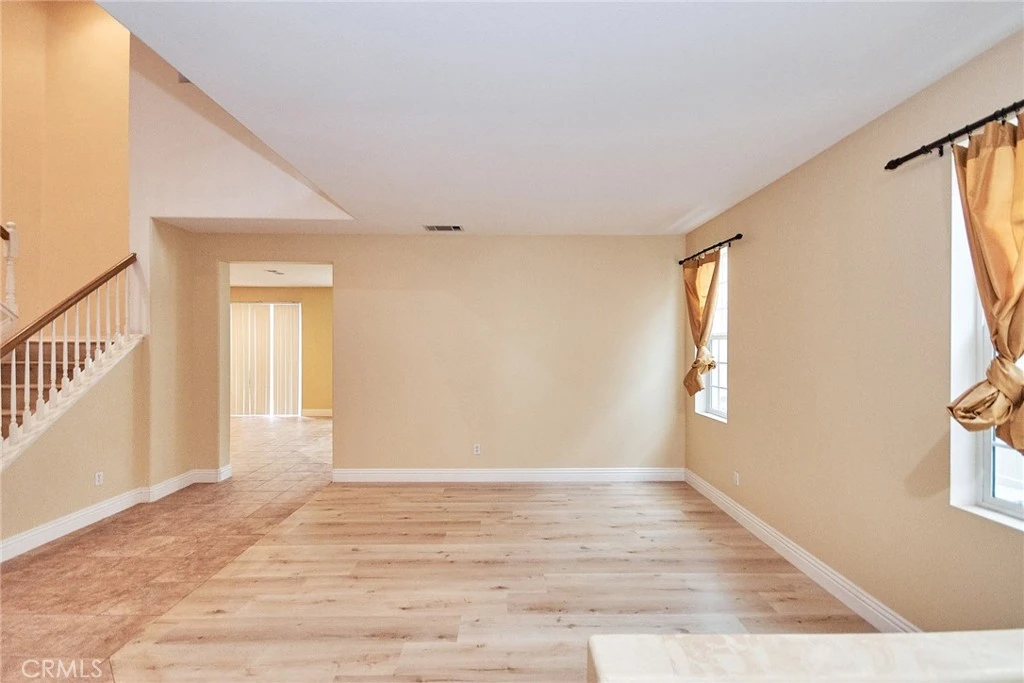 Interior 4
