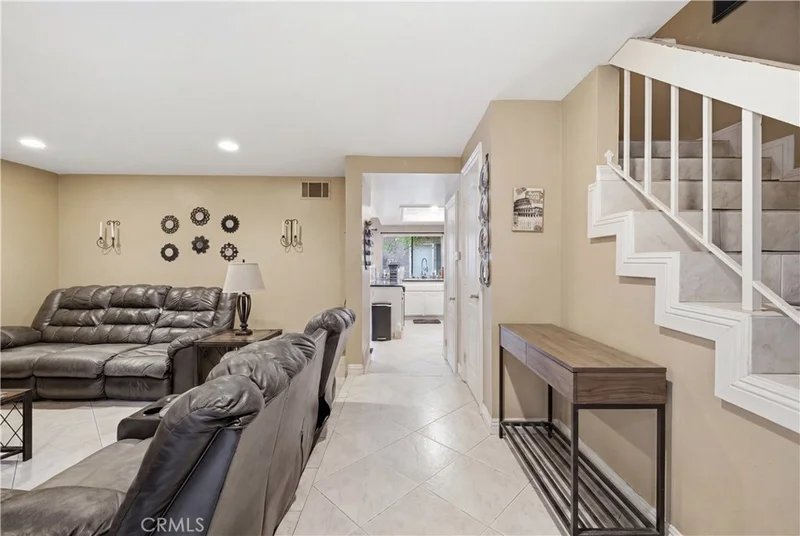8231 Mason Avenue C photo 2