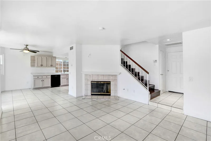 14716 Long View Drive photo 2