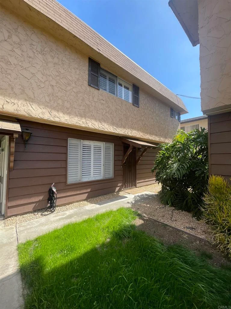 270 H Street B photo 2