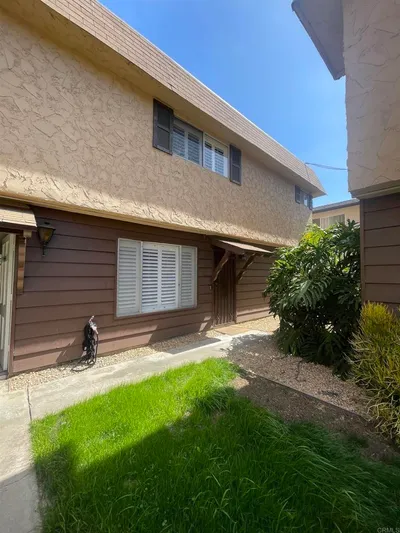 270 H Street B photo 2