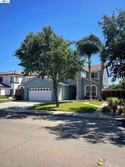 2432 Tennis Ln