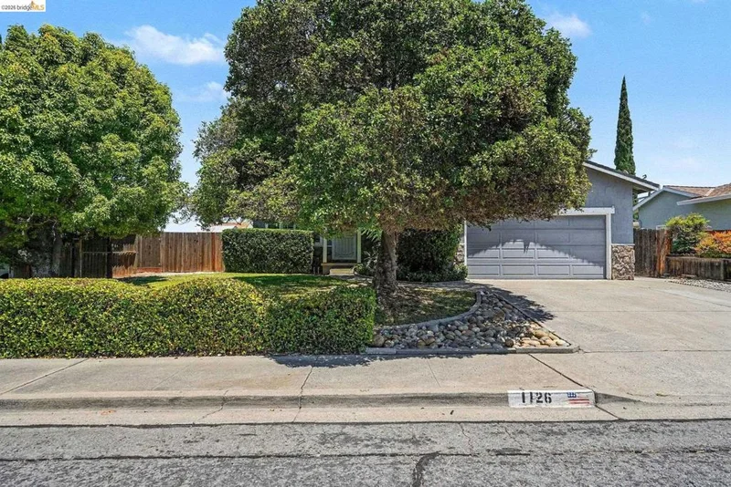 1126 Mission Dr, Antioch, CA 94509