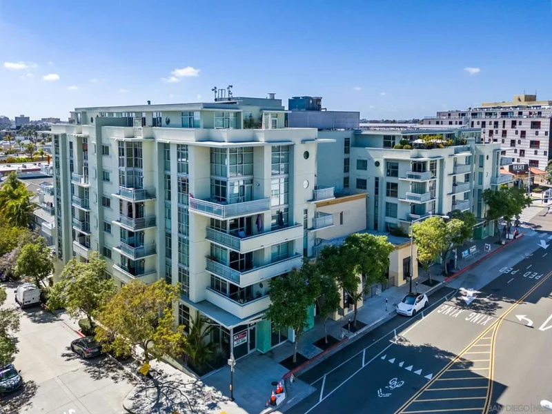 3812 Park Blvd 207