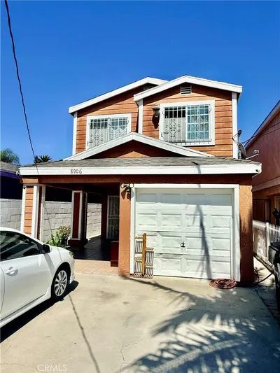 8906 Elm
