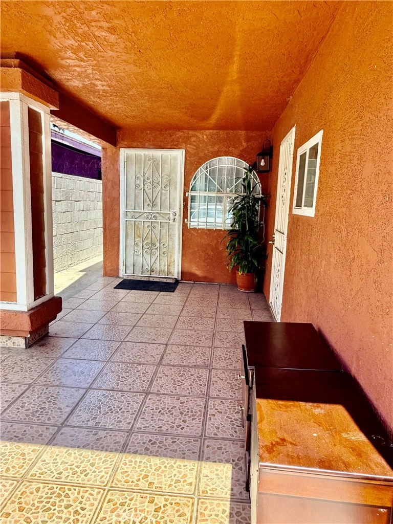 Interior 3