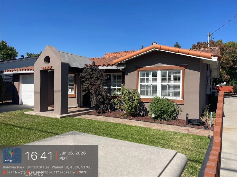 4532 Walnut