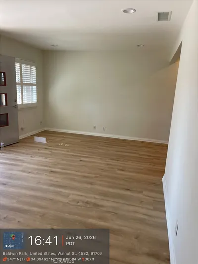 4532 Walnut photo 2