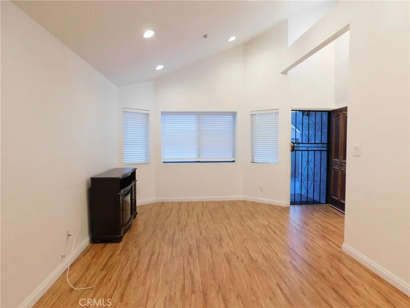 Photo 2 of 9626 Longden Avenue B