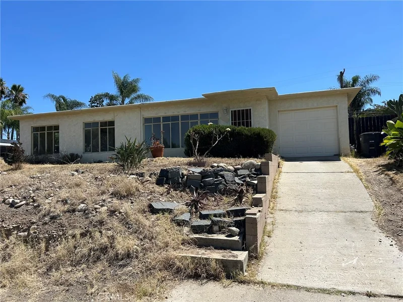 453 N Westwind, El Cajon, CA 92020