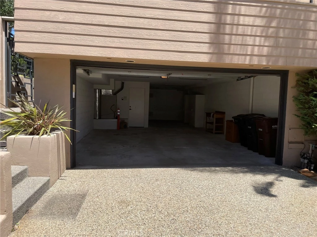 Interior 3