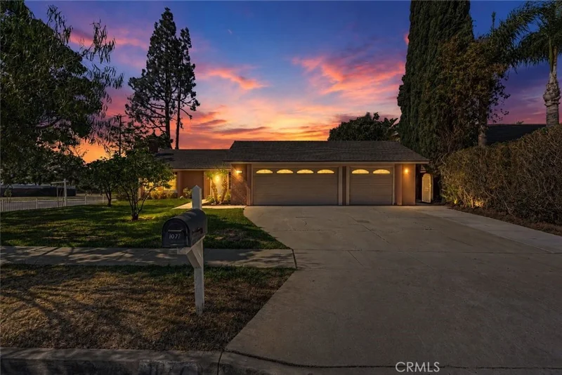 1077 Westpark