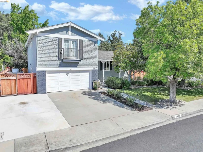 Photo 2 of 2622 Breton Pl
