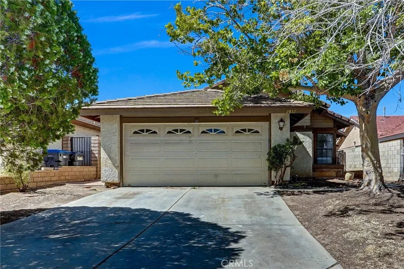 2812 Fairfield Avenue photo 2