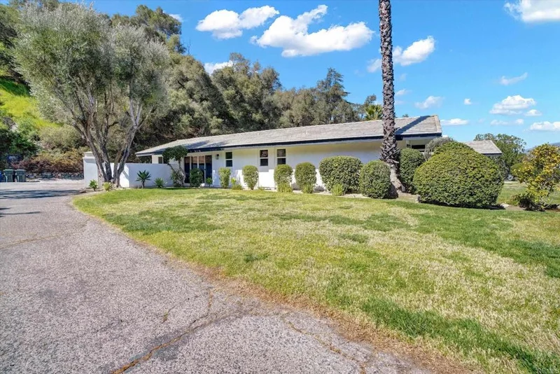 32369 WISKON WAY W photo 2