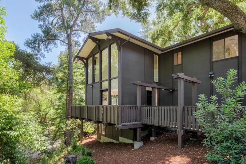 25 Stowe Lane, Menlo Park, CA 94025