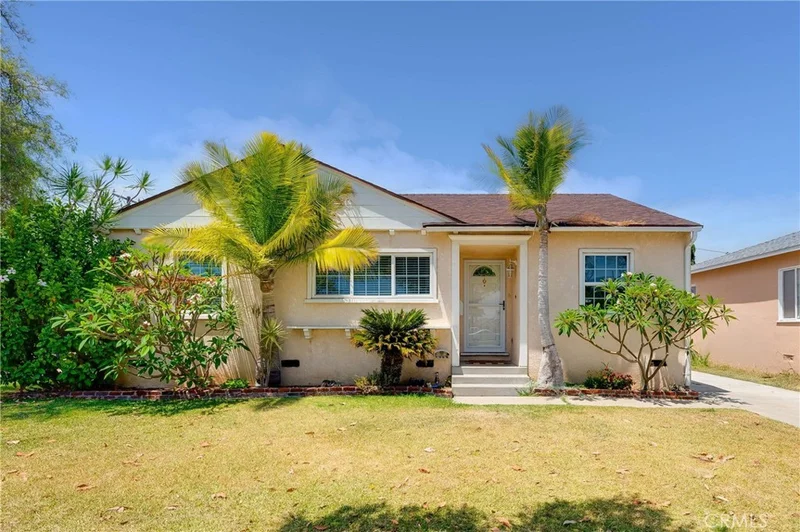 2549 Bomberry, Lakewood, CA 90712