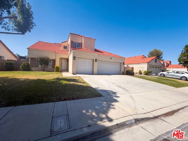 4256 Trenton Avenue photo 2