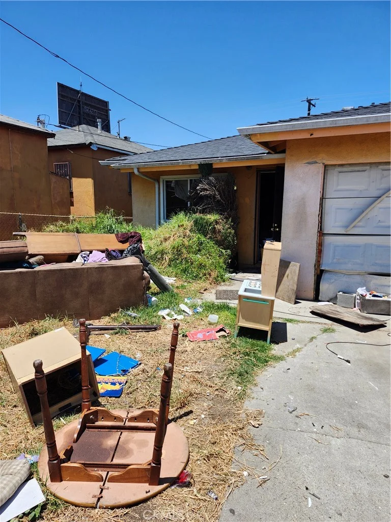 1253 W 101st, Los Angeles, CA 90044