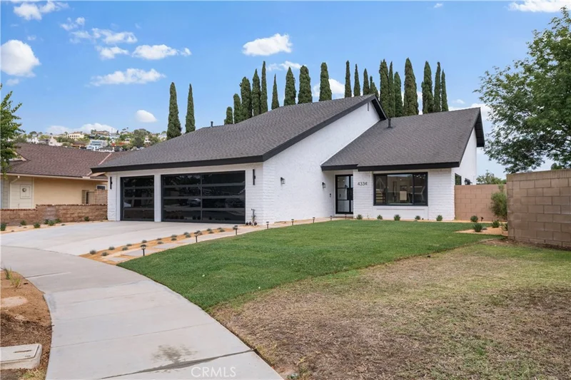 4334 E Ruth Pl photo 2