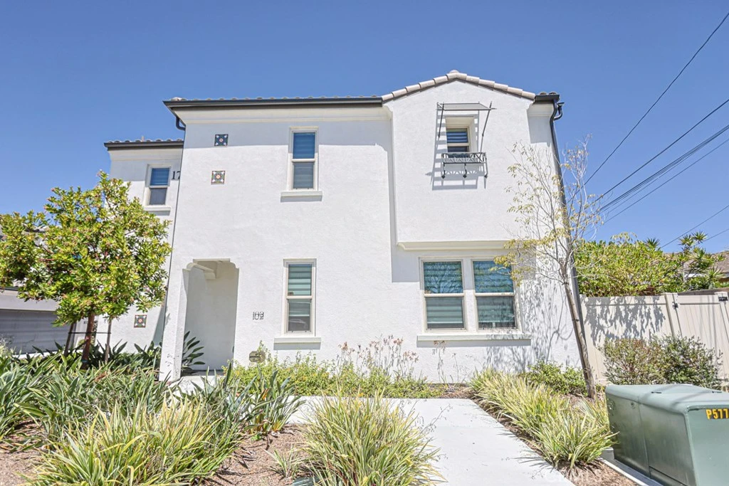 Interior 4