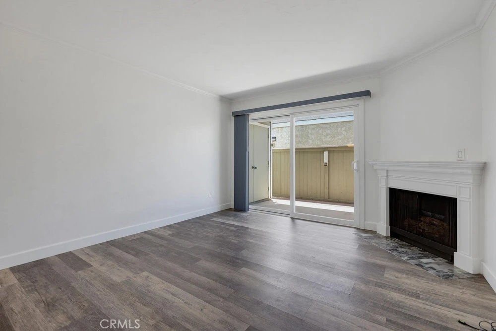 Interior 4