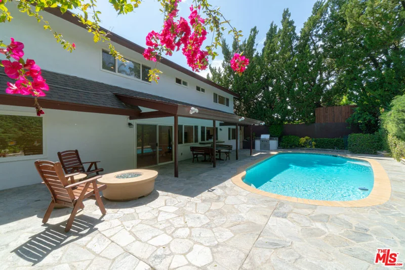 4220 Towhee Drive