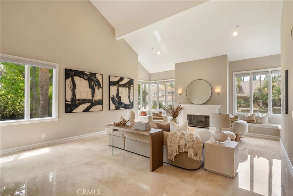 Interior 4
