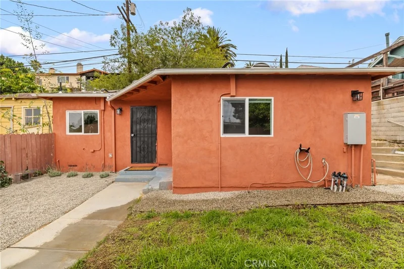 4173 York Boulevard photo 2