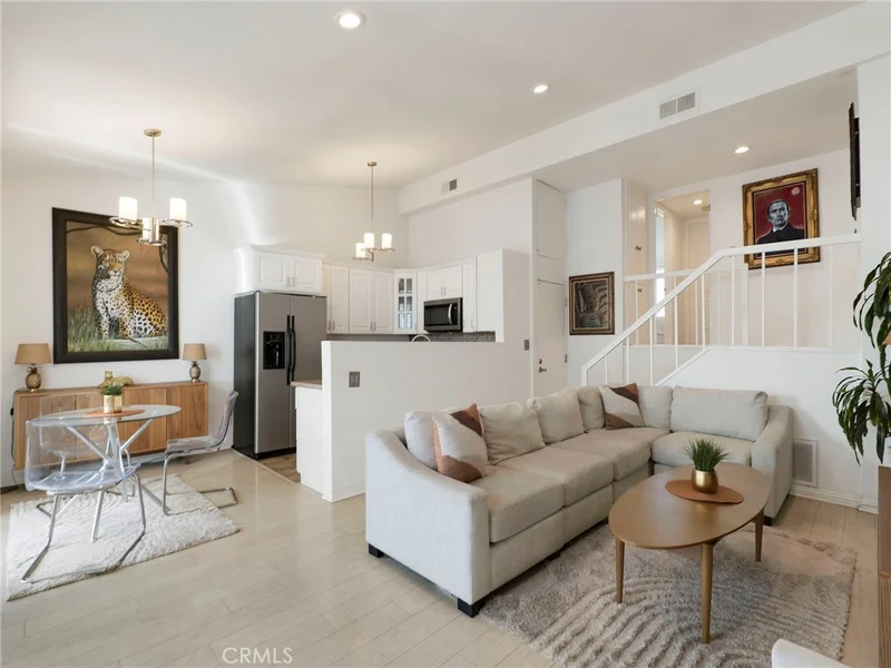 Photo 2 of 4414 W Kling Street