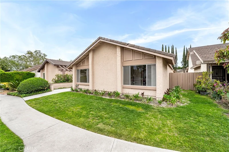 2162 Sweetbriar Road, Tustin, CA 92780