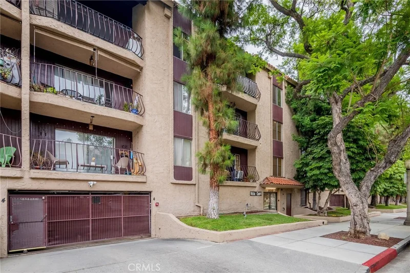330 N Jackson Street 316