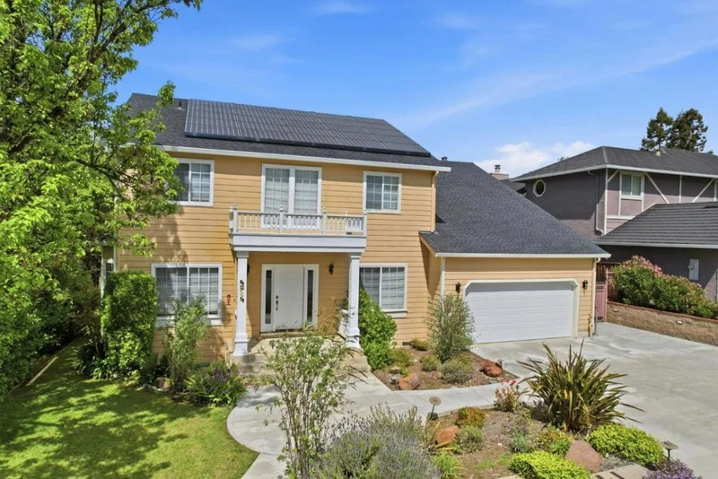 Photo 2 of 1129 Foxhurst Way