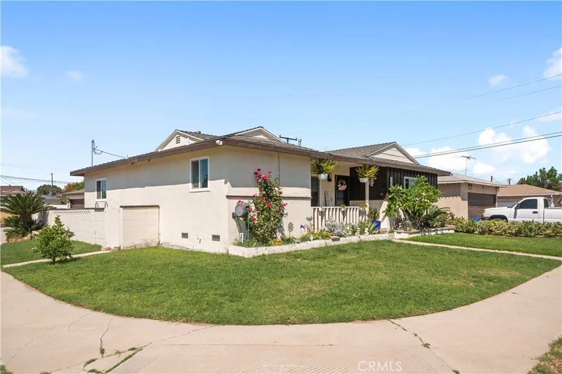 8849 Pico Vista photo 2