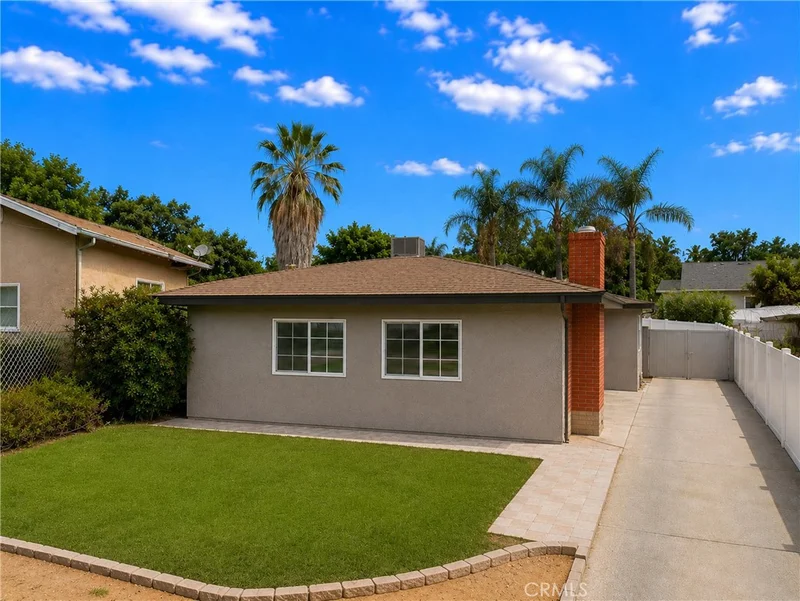 6057 Florence photo 2