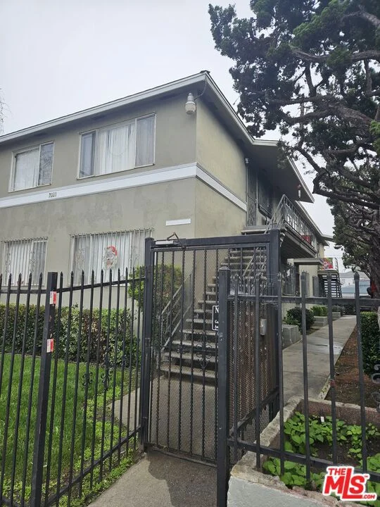 7906 S San Pedro Street 4, Los Angeles, CA 90003