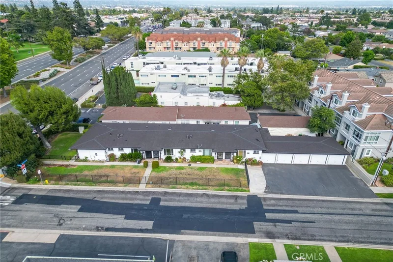 9050 Huntington Drive