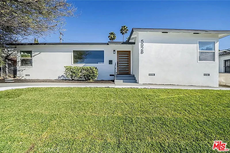5928 S La Brea Avenue