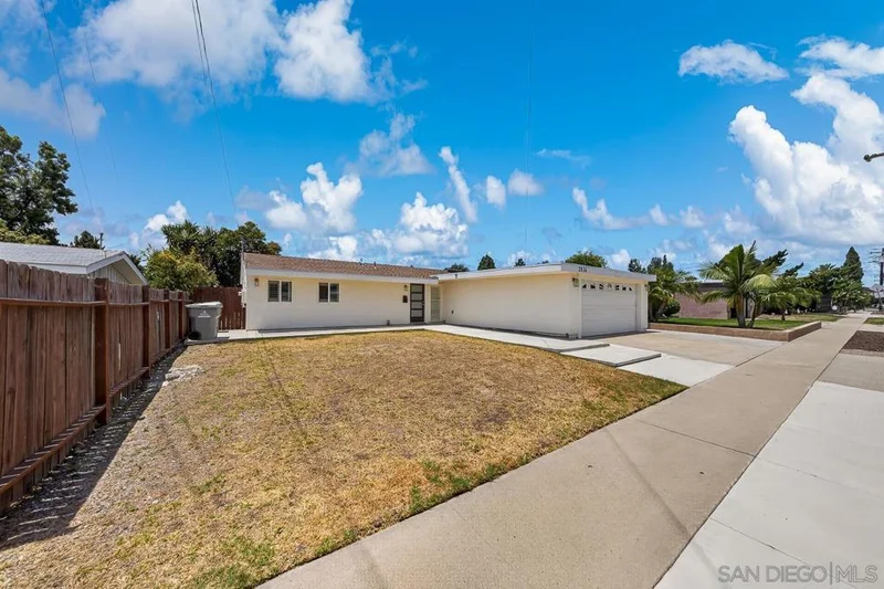 2634 Marathon Dr. photo 2