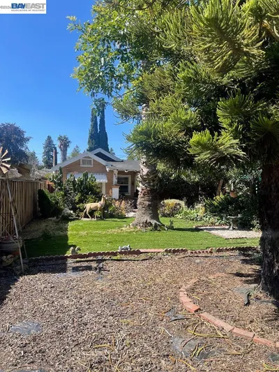 656 Juana Ave photo 2