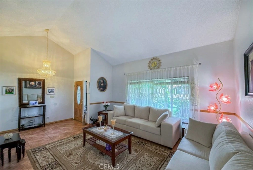 Interior 4