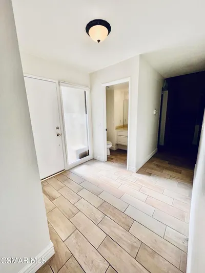 937 Shadow Lake Drive photo 2