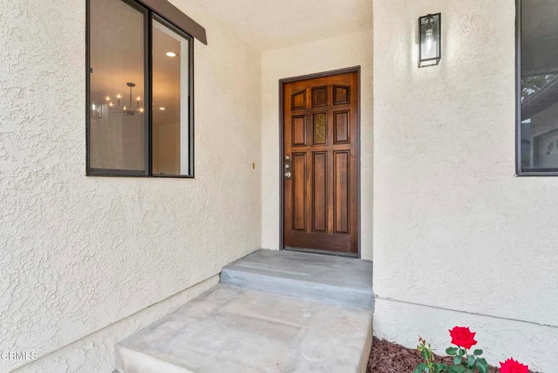 6347 N Muscatel Avenue photo 2